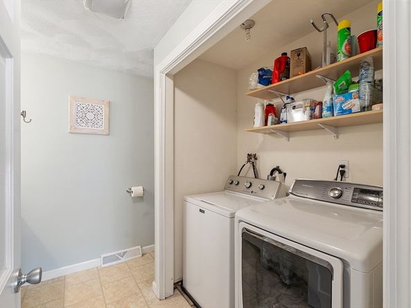 413 Wellman Ave 413, Chelmsford MA 01863