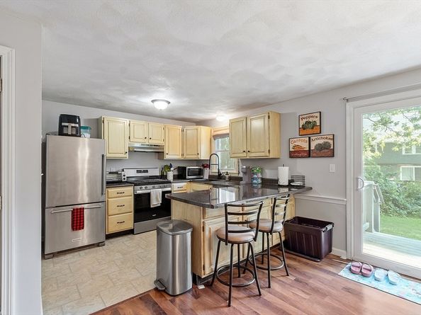 413 Wellman Ave 413, Chelmsford MA 01863