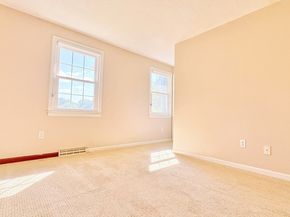 7 Washington Green 7, Walpole MA 02032