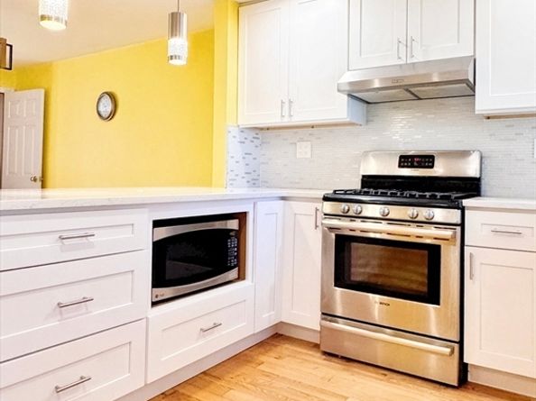 7 Washington Green 7, Walpole MA 02032