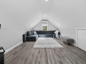 32 Oakwood Ave, Saugus MA 01906