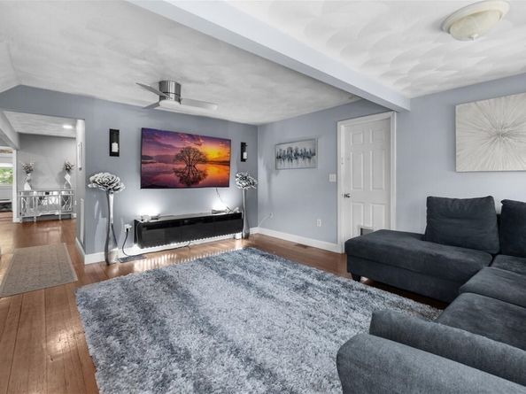 32 Oakwood Ave, Saugus MA 01906