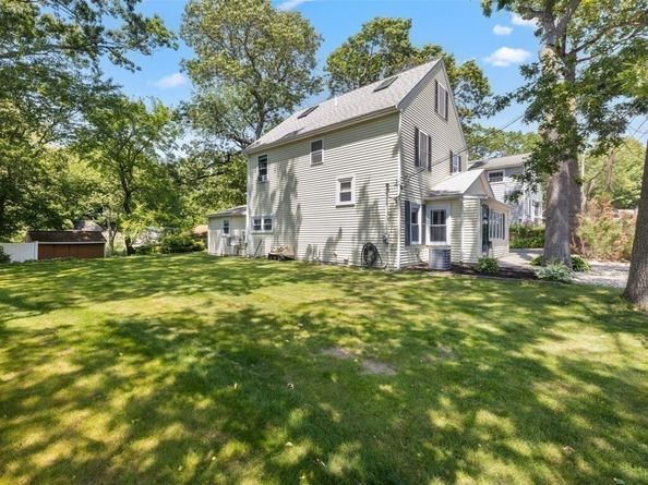 32 Oakwood Ave, Saugus MA 01906