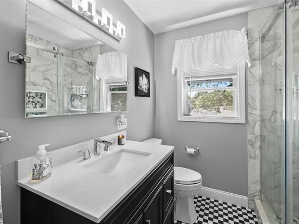 32 Oakwood Ave, Saugus MA 01906