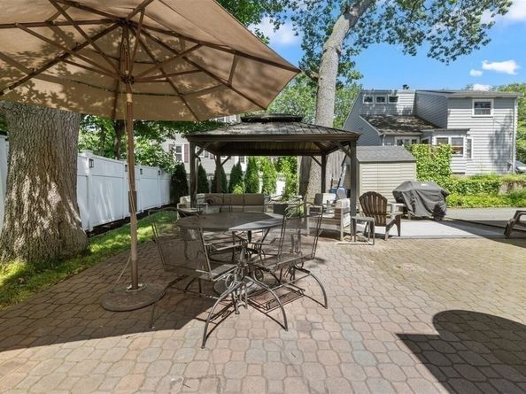 32 Oakwood Ave, Saugus MA 01906