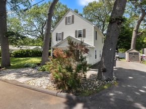 32 Oakwood Ave, Saugus MA 01906