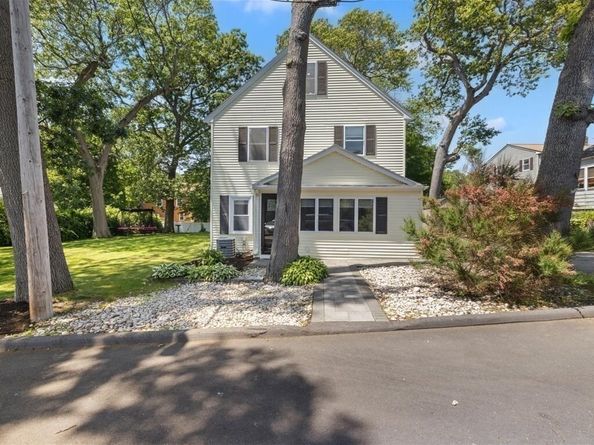 32 Oakwood Ave, Saugus MA 01906