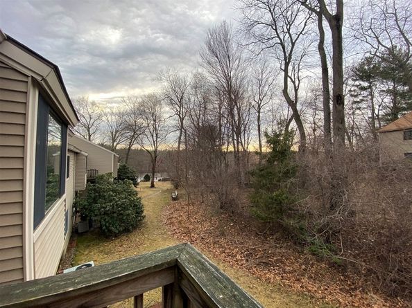 6 Thayer Pond Dr 17, Oxford MA 01537