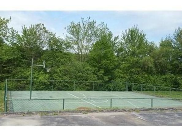6 Thayer Pond Dr 17, Oxford MA 01537