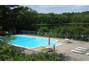 6 Thayer Pond Dr 17, Oxford MA 01537