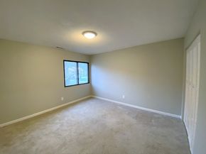 6 Thayer Pond Dr 17, Oxford MA 01537