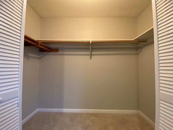 6 Thayer Pond Dr 17, Oxford MA 01537