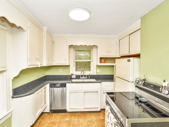125 Ettrick St, Brockton MA 02301