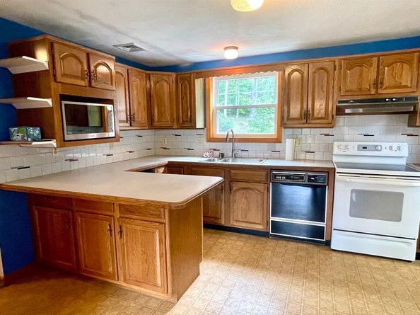 66 Acton Road, Chelmsford MA 01824