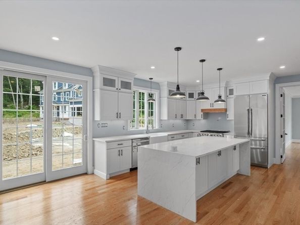 20-35 Shuttleworth Pl, Dedham MA 02026