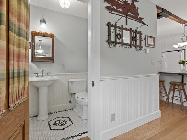96 Lake Shore Dr, Wayland MA 01778