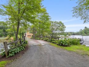 96 Lake Shore Dr, Wayland MA 01778