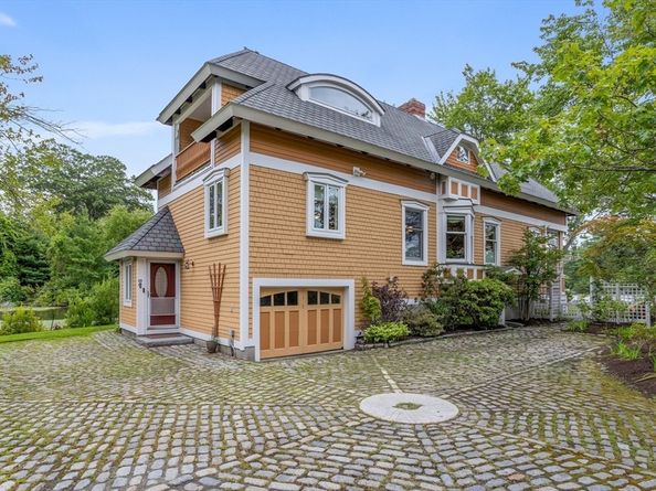 96 Lake Shore Dr, Wayland MA 01778