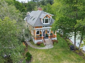 96 Lake Shore Dr, Wayland MA 01778