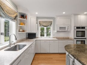 96 Lake Shore Dr, Wayland MA 01778