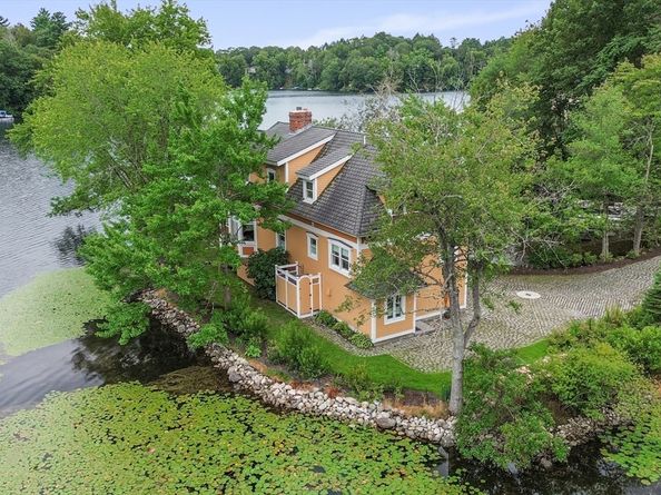 96 Lake Shore Dr, Wayland MA 01778