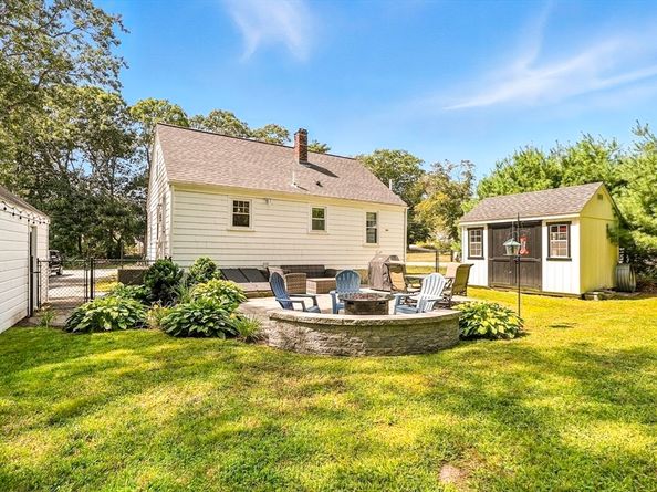 63 Forest St, Weymouth MA 02190