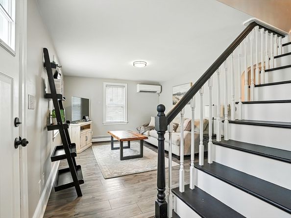 63 Forest St, Weymouth MA 02190
