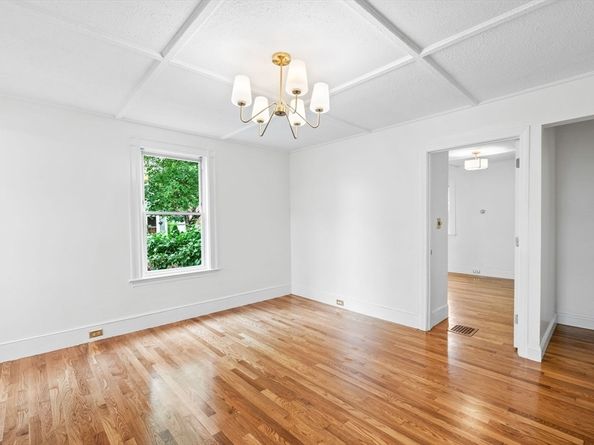 20 Saratoga St, Lynn MA 01902