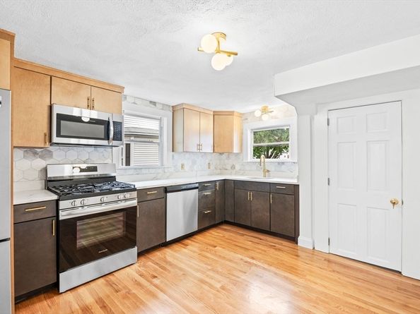 20 Saratoga St, Lynn MA 01902