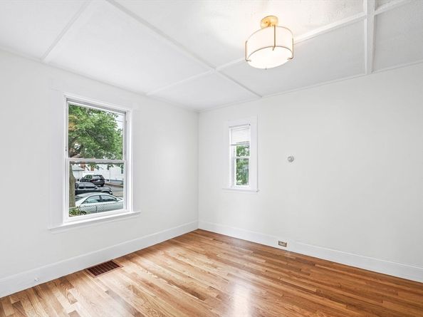 20 Saratoga St, Lynn MA 01902