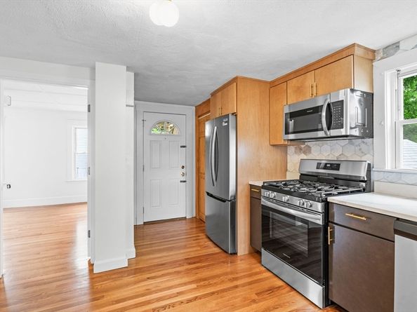 20 Saratoga St, Lynn MA 01902