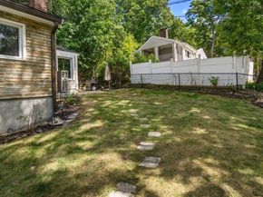 21 Livingstone Ln, Waltham MA 02453