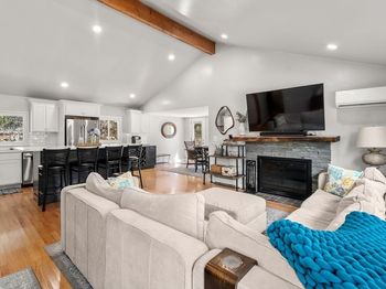 21 Livingstone Ln
