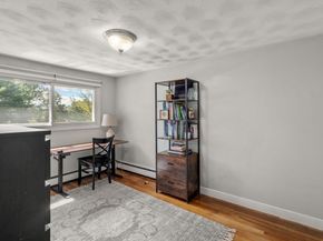 21 Livingstone Ln, Waltham MA 02453