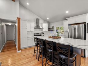 21 Livingstone Ln, Waltham MA 02453