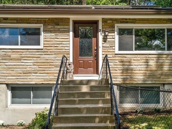 21 Livingstone Ln, Waltham MA 02453