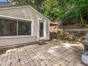 21 Livingstone Ln, Waltham MA 02453