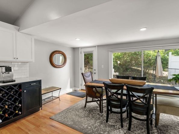 21 Livingstone Ln, Waltham MA 02453