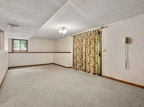 6 Jerry Rd, Sturbridge MA 01566