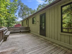 6 Jerry Rd, Sturbridge MA 01566