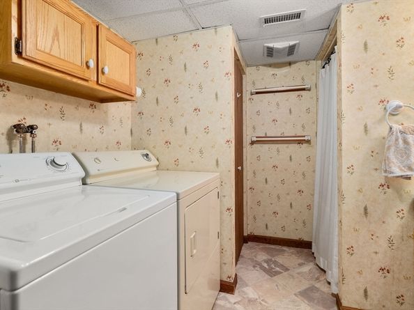 6 Jerry Rd, Sturbridge MA 01566