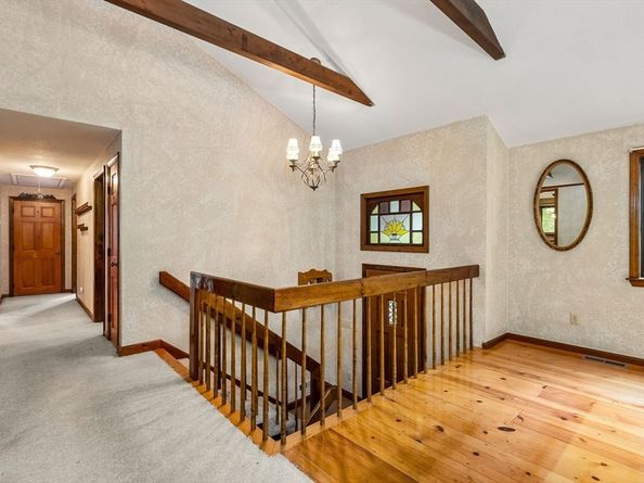 6 Jerry Rd, Sturbridge MA 01566
