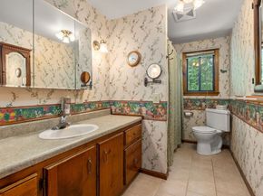 6 Jerry Rd, Sturbridge MA 01566