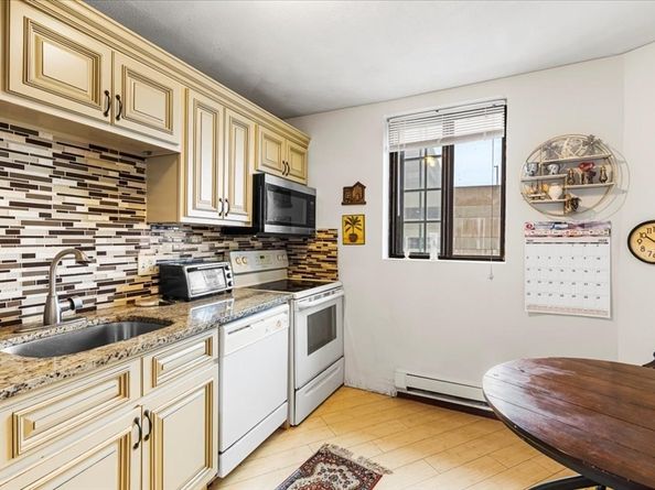 215 Thomas Burgin Pkwy 35, Quincy MA 02169