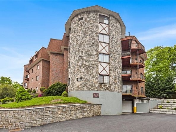 215 Thomas Burgin Pkwy 35, Quincy MA 02169