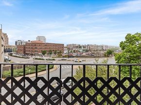215 Thomas Burgin Pkwy 35, Quincy MA 02169