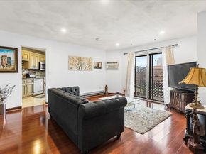 215 Thomas Burgin Pkwy 35, Quincy MA 02169