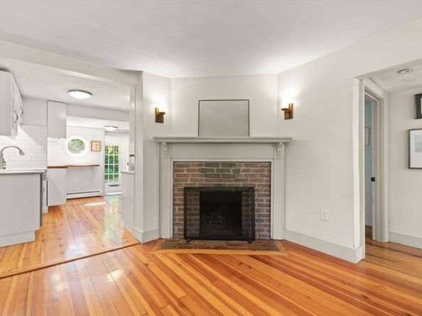 9 Harding St, Sharon MA 02067