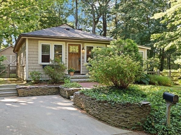 9 Harding St, Sharon MA 02067