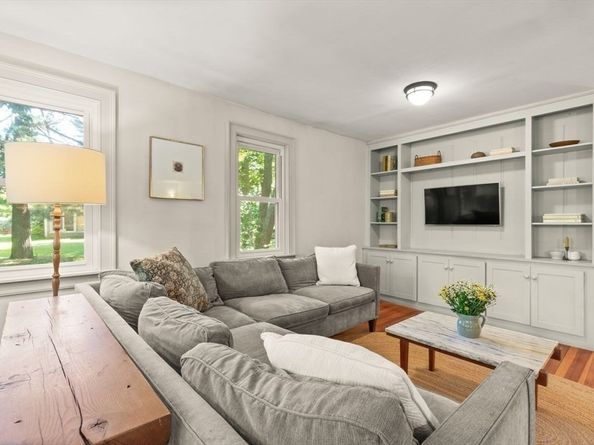 9 Harding St, Sharon MA 02067